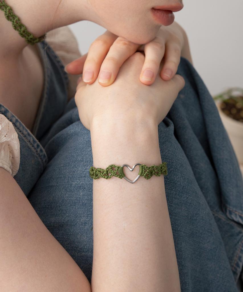 Merrymotive Line Heart With Olive Green Knit Bracelet
