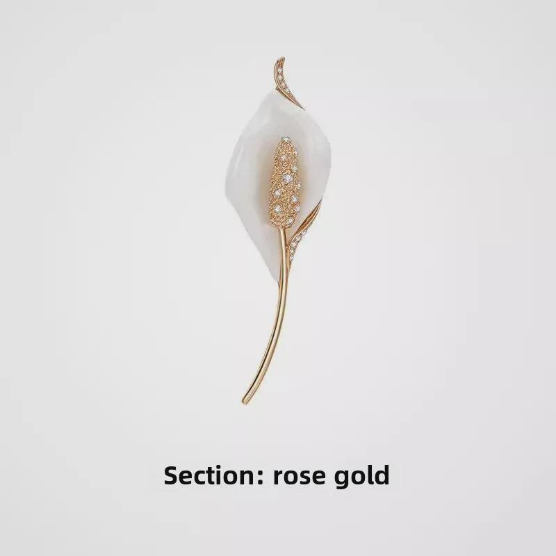 Elegante Luxus-Blumenbrosche: Hochwertiges Damen-Accessoire für anspruchsvollen Stil