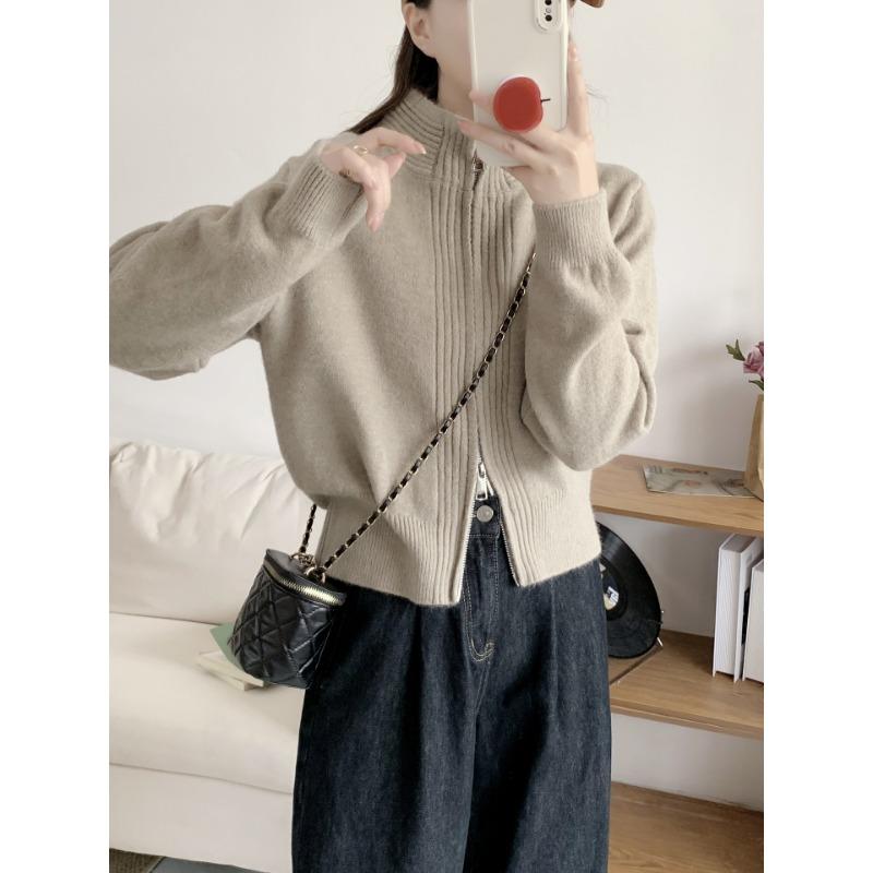 Stand-up collar zipper knitted cardigan women's autumn and winter design sense round neck loose versatile short casual sweater jacket