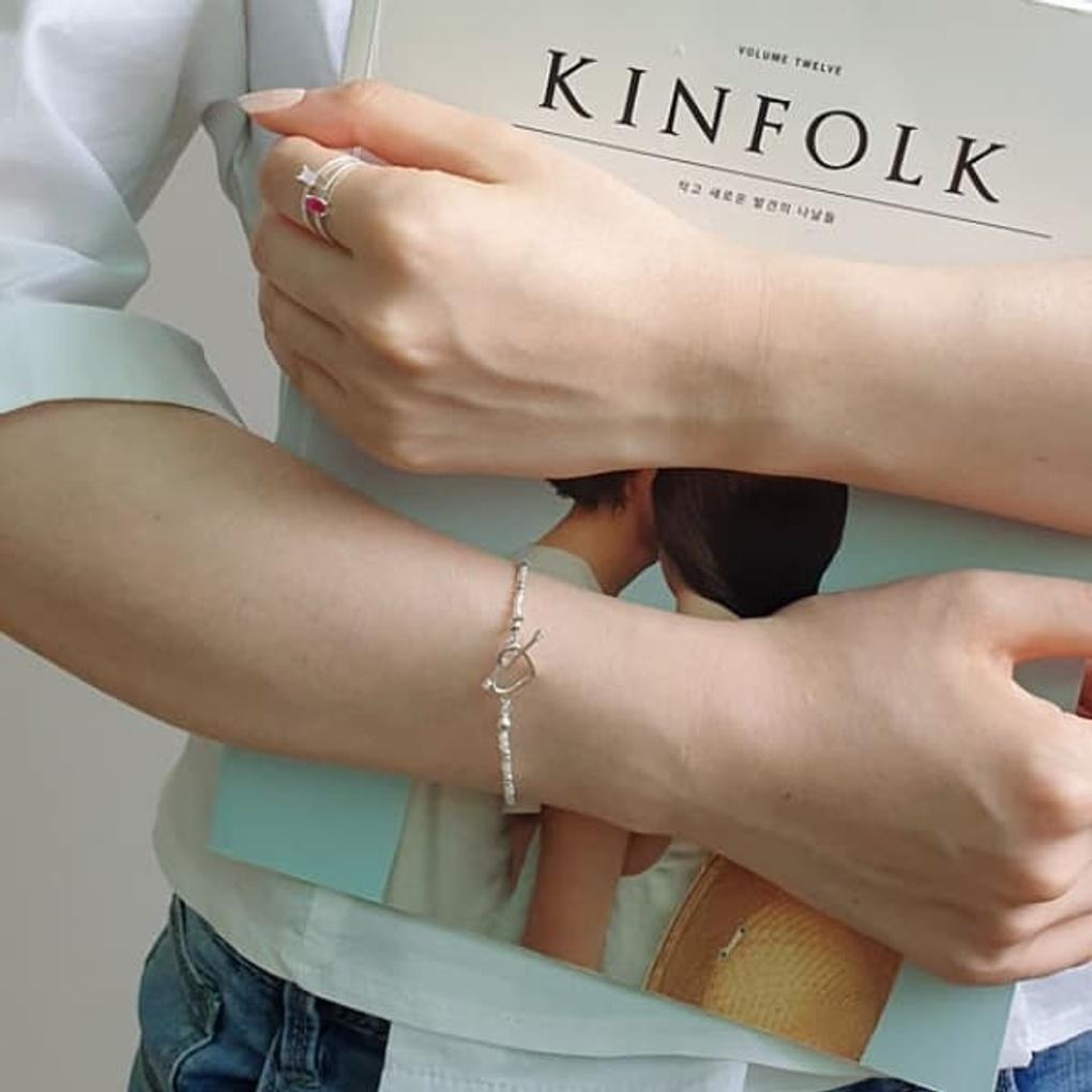 

Women s 925 Silver Natural Freshwater Pearl and Ball Heart Bracelet One color