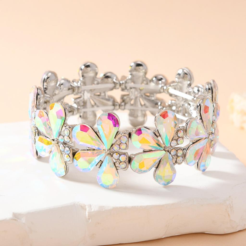 New Design Trend Fashion Elegant Sparkling Crystal Flower Elastic Bracelet Bangle For Women Party Evening Gown Jewelry Accessory