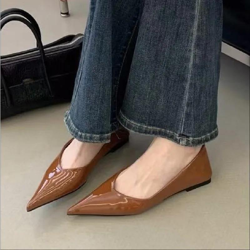 Vielseitige Damen-Lackleder-Weichsohlen-Single-Schuhe Frühjahrs-Spitzschuh