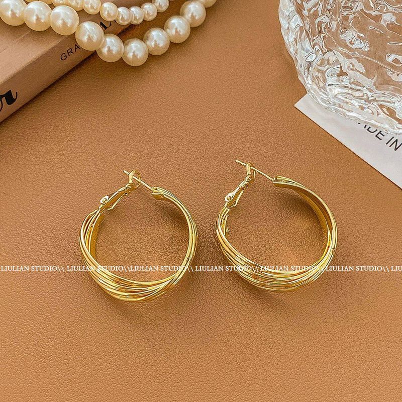 Fashion Retro Metal Geometry Silver Stud Earrings Women's 2023 Earrings Cold Wind Fancy Graceful Earrings