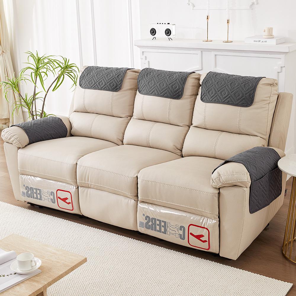 Dreiteilige Sofagarnitur: Armlehnenbezug, Kopfstützenkissenbezug & Armlehnenbezug mit Taschen