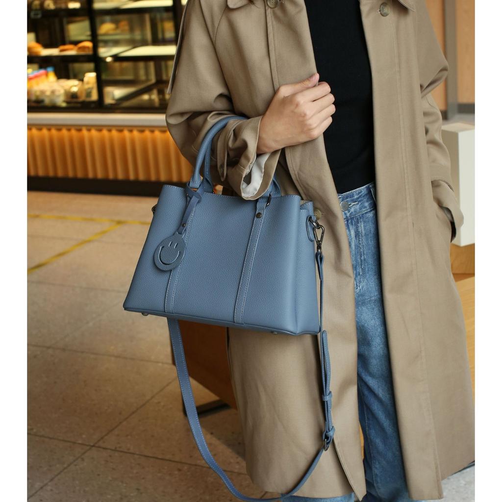Cowhide Shoulder Women's Bag, Large Capacity Messenger, Women's, Stylish and Simple Shopping Bag, Multi-compartment