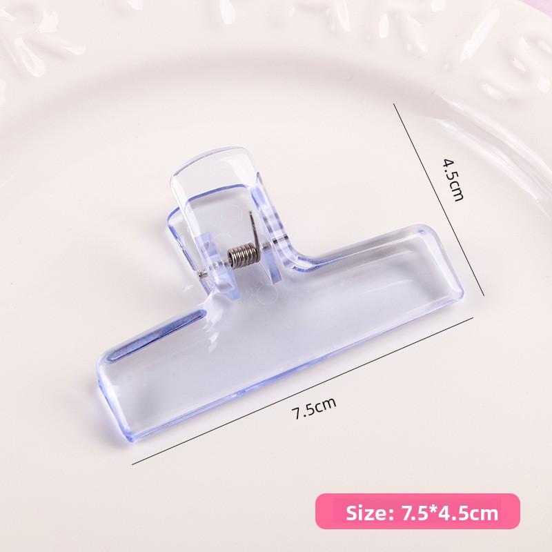 Long-tail Clip for Storing High-face Student Test Paper