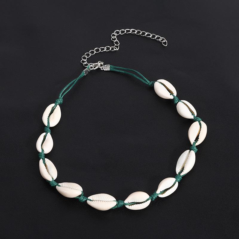 Vintage European-American Shell Necklace: Retro Fashion Accessory & Trendy Travel Souvenir