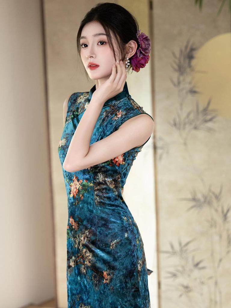 Elegantes 2025 Herbst Samt Cheongsam: Modernes ärmelloses Retro-Design