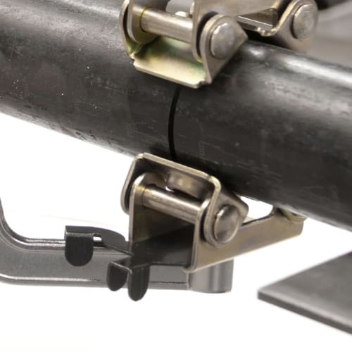 11-inch Pipe Clamp, Pipe Pliers with V-Pad, Heat-Resistant Steel, Welding Clamp with Adjustable Spindle, for Round and Square Pipes, Ideal for Butt We