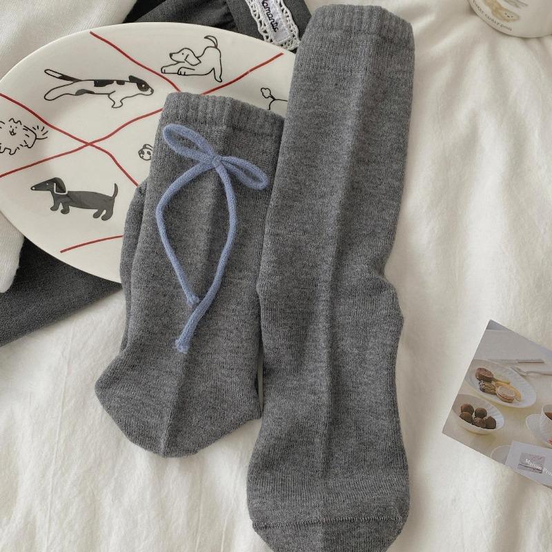 Warm Wool Socks for Autumn and Winter, Followed By Three-dimensional Bow Accessory Socks, Boneless Solid Color Mid-calf Socks