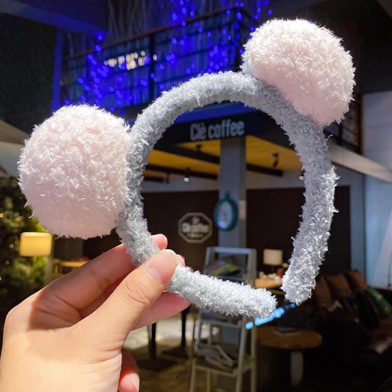 Niedlicher Plüsch Pompon Form Haarreif Damen Make-up Stirnband für Kinder Festival Party Auftritt Haarschmuck
