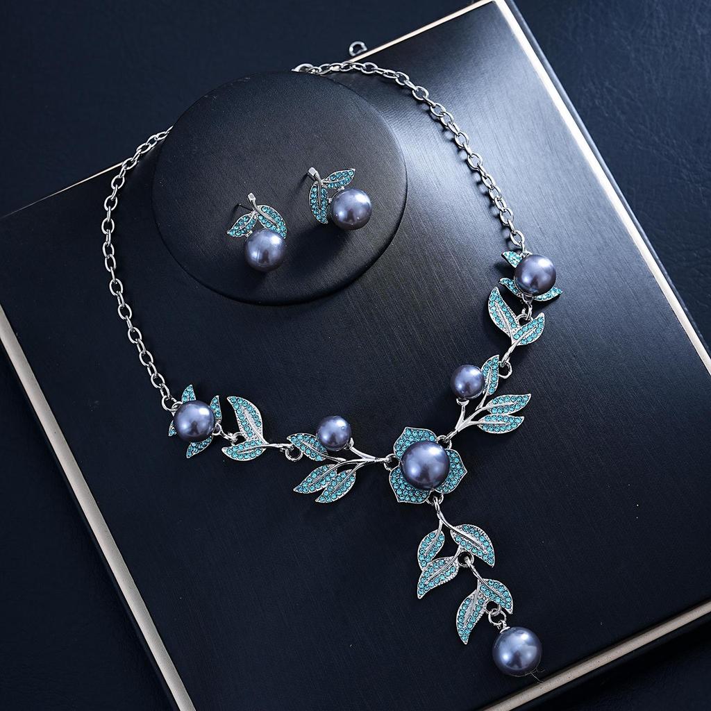 Elegant European & American Pearl Necklace Set: Light Luxury Bridal Wedding Accessories