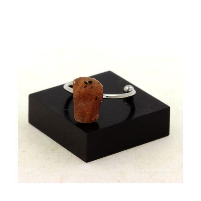 Pierres et Minéraux. Bague Pierre de Soleil d'Oregon brut. 10.77 ct. Taille réglable.
