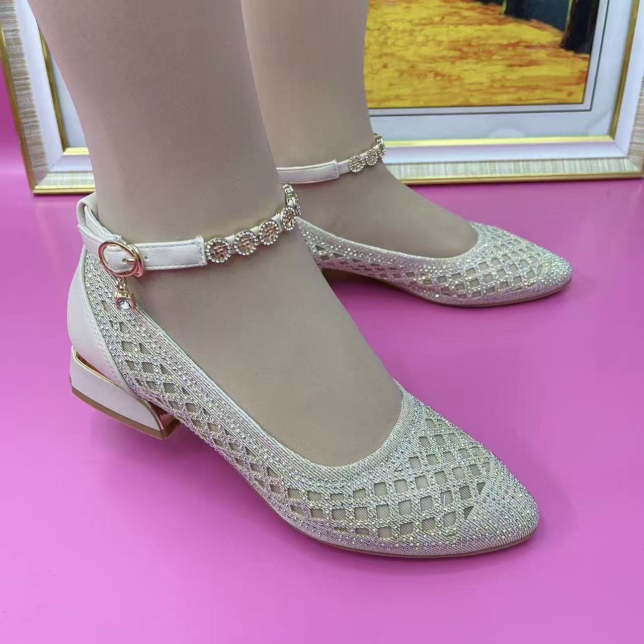 

Sandals female real soft leather spring and summer new hole shoes mesh hollow breathable sandals soft sole mother single shoes women 40