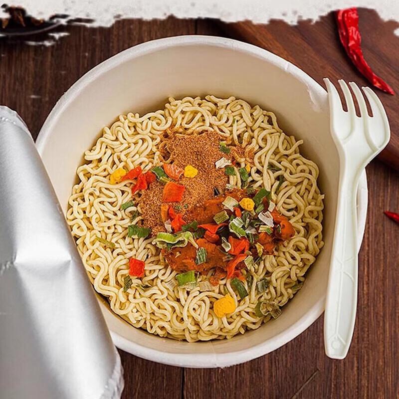 Bai Xiang Classic Braised Beef Instant Noodles (12 Tubs)