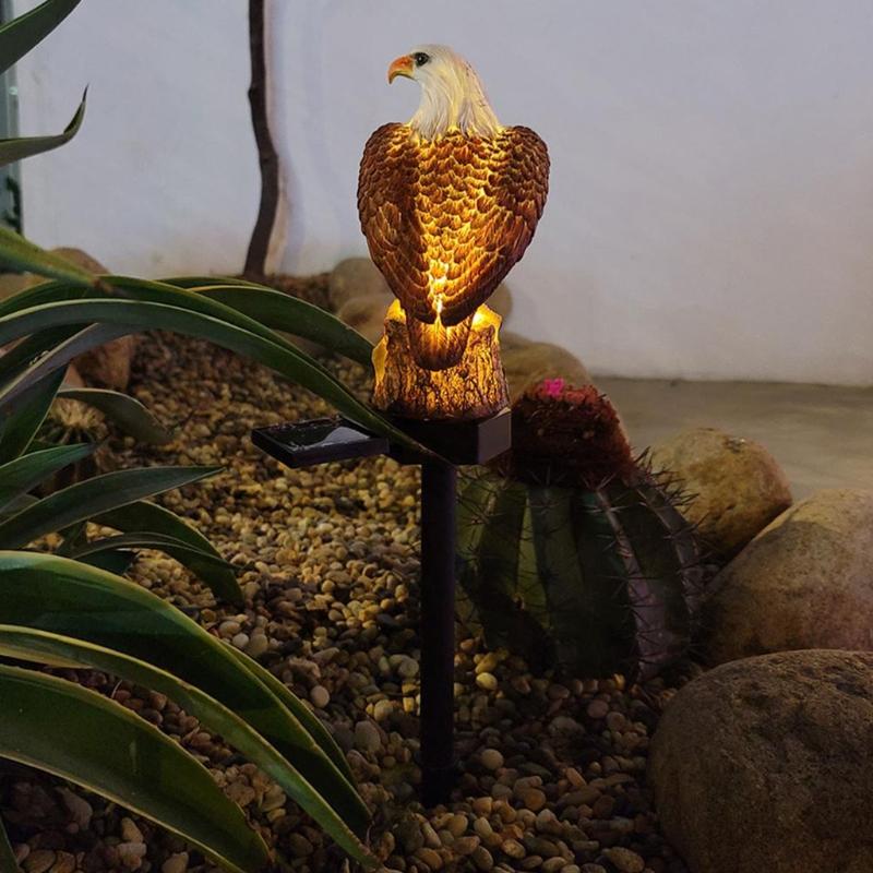 Solar Eagle Resin Statue Outdoor Garden Stake Lights Bald Eagle Sculpture Animal Stump Lamp for Lawn Pathway Decoration