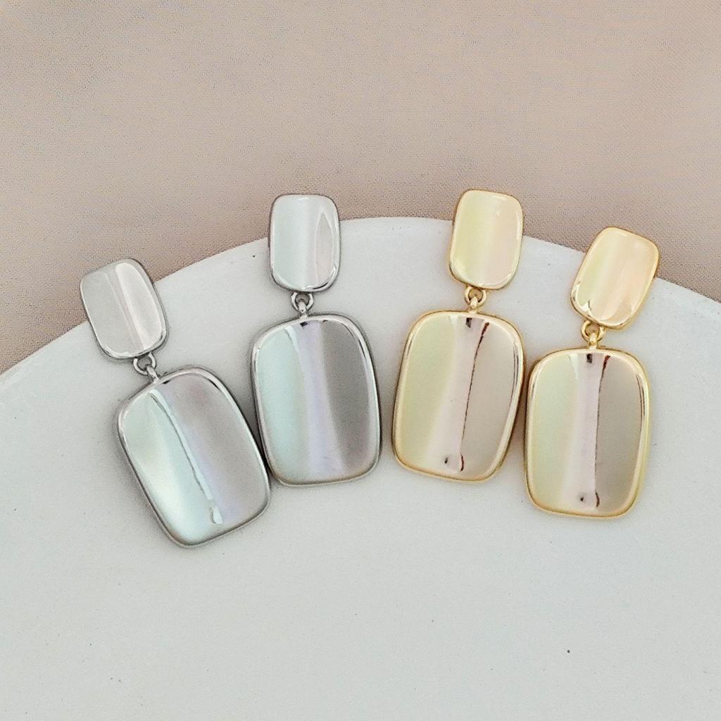 S925 Silbernadel Geometrische Quadratische Ohrringe – Elegant, Goldhaltig, Poliertes Finish