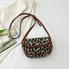 Niche Printed Retro Women's Bag New Fashion Versatile Casual Shoulder Crossbody High-end Fashion Saddle Bag