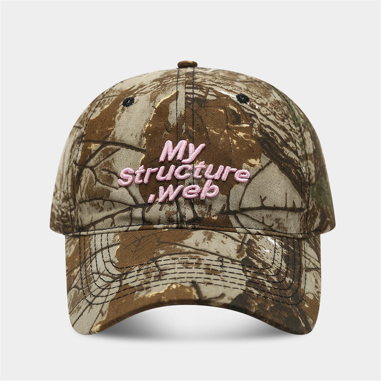 

Модная вышитая бейсболка One Size