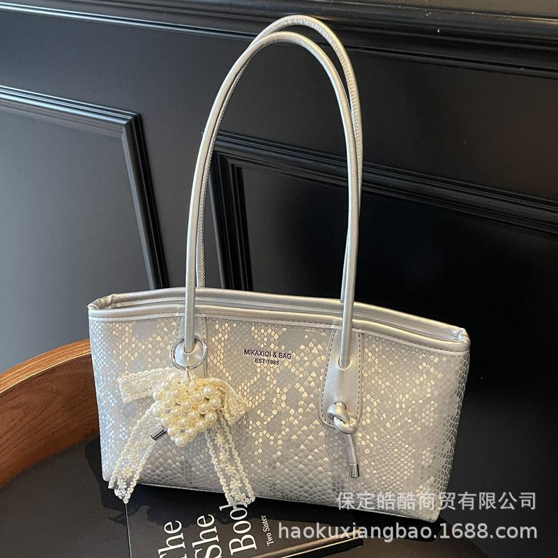 Premium foreign gas bag women's large capacity 2025 new niche summer snakeskin pattern shoulder underarm bag tote bag