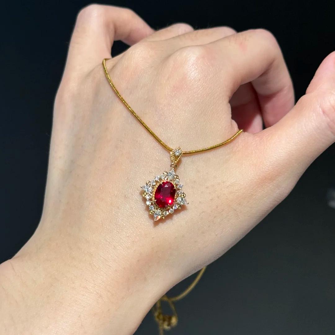 

2026 Premium Sense Neck Flame Love Letter Red Treasure Pendant Necklace Clavicle Chain Light Luxury Red Diamond Ring Color Treasure Set
