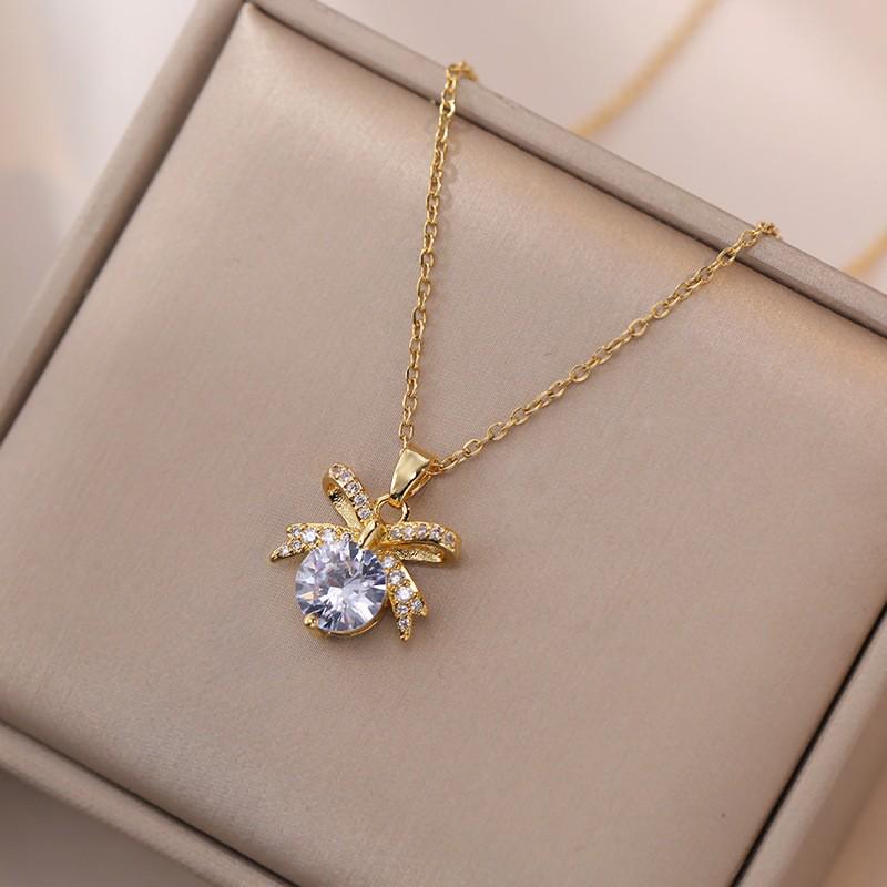 Women's Fashion Heart Pendant Necklace - Elegant, Simple Design, Versatile Clavicle Chain Jewelry