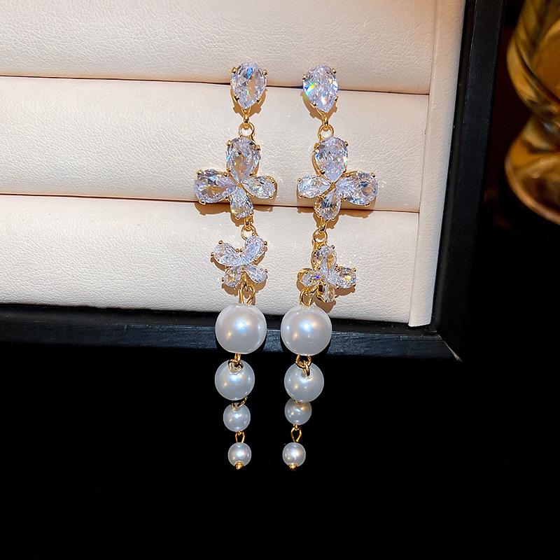 Elegant Pearl Petal Tassel Earrings - High-End, Versatile Design with a Touch of Luxury