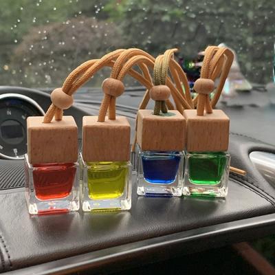 Erfrischender Auto-Lufterfrischer Auto-Flasche Luxuriöse Autodüfte Anhänger Praktische Seilaufhängung für Auto