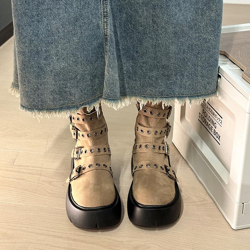 Korean version of hot girl punk locomotive medium tube short boots women 2025 autumn and winter new side zipper Internet celebrity small Martin boots