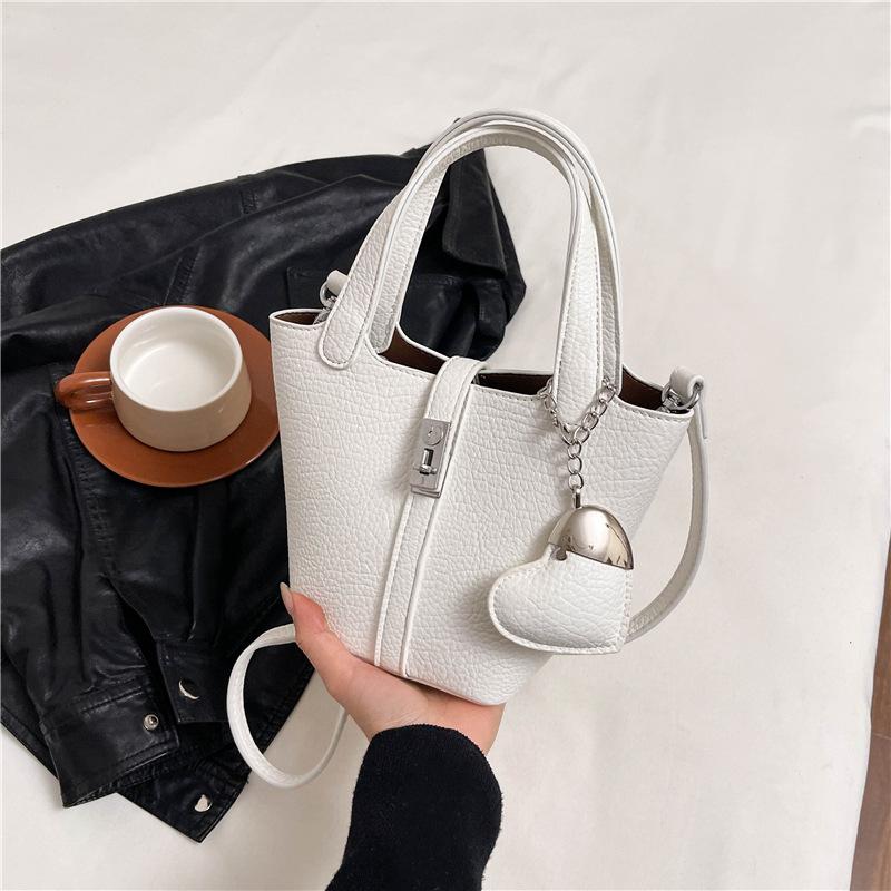 Summer New High-end Fashion Lock Bucket Bag Portable Shoulder Messenger Women's Bag Free Small Bag
