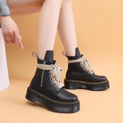 Oberste Schicht dicker Boden Loch Martin Stiefel Damen Seitenreißverschluss Lychee Muster kurze Stiefel Leder Muffinboden lange Zunge