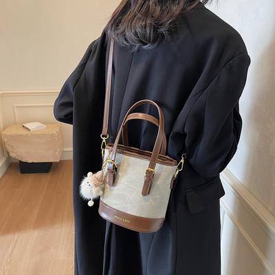 Retro Textur Pendler kleine Tasche Damen 2025 neu Herbst und Winter vielseitige Umhängetasche modische Handtrage Kontrastfarbe Bucket Bag