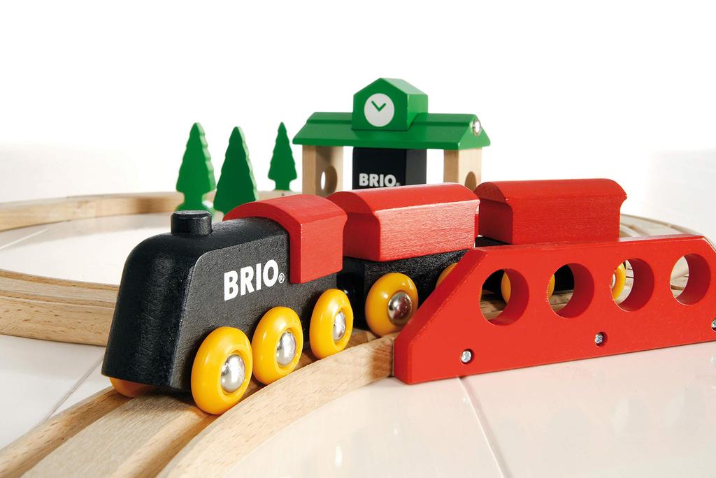 BRIO Classic Rail Figure-8 Set [22 Pieces] for Ages 2 and Up (Wooden Train Toy with Rails) 33028