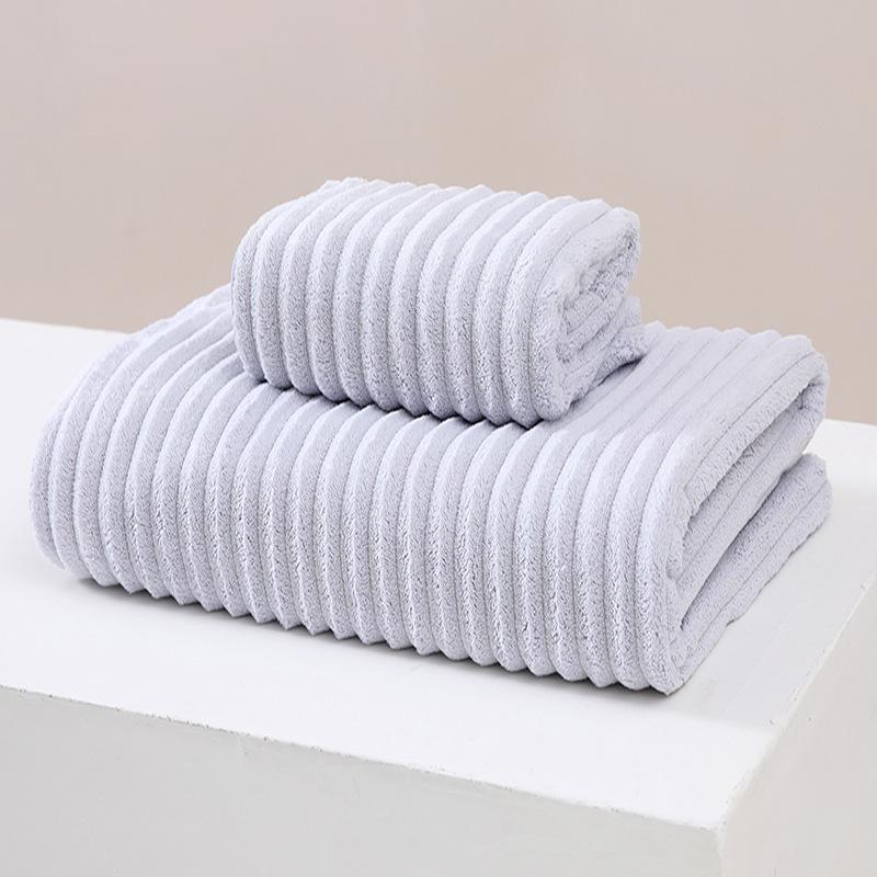 Coral Fleece Bath Towel Pineapple Grid Large Bath Towel Thickened Beach Towel of the Same Style Absorbent Household Adult Bath Towel
