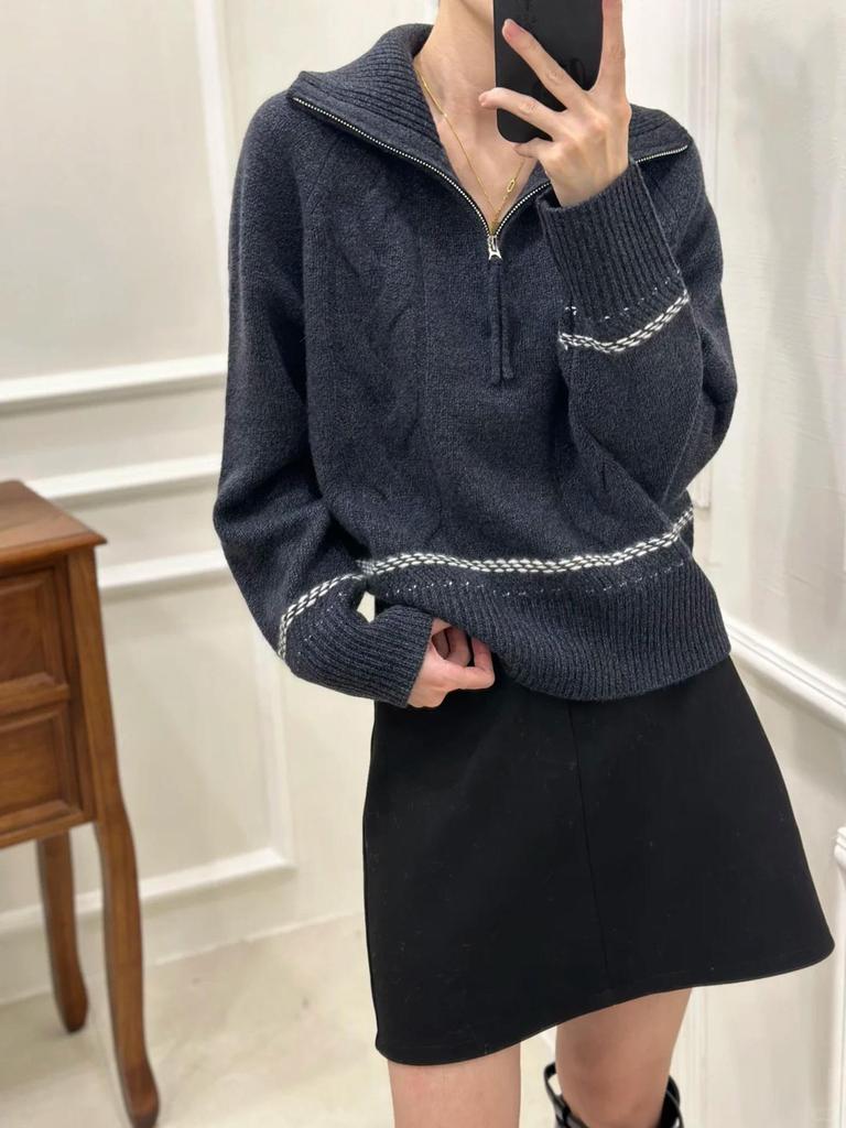 Autumn/Winter 2025 Women's High Neck Wool Cable Knit Sweater - Zipper, White/Gray, Warm Niche Design