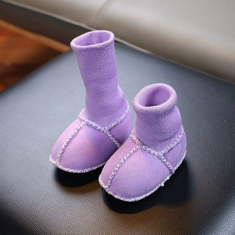 Imitationsfell integrierte Babyschuhe und Socken Neugeborenes Baby warm Herbst und Winter weich besohlte Socken Schuhe 0-3-6-12 Monate