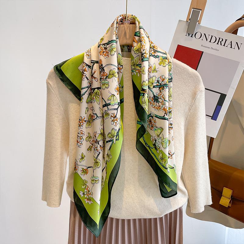 Schwarz-weiß gestreifter kleiner quadratischer Schal Seidenschal Damenkopftuch mit Hemd Professionelle Dekoration Nackenschutzschal Hals dünner Schal