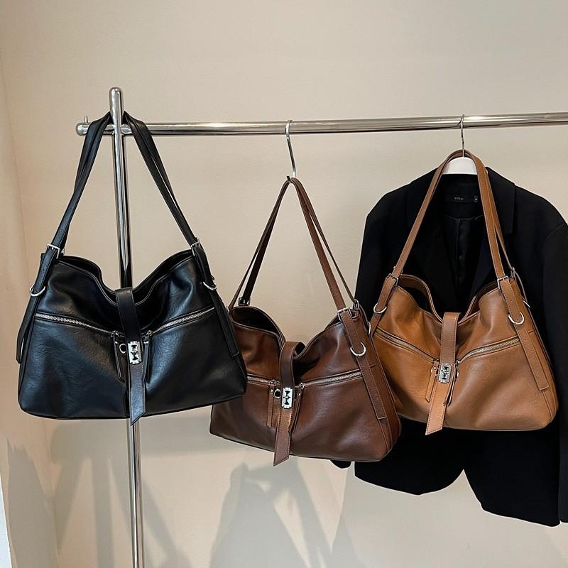 Chic Retro Large Tote Bag For Women In Black Brown Or Coffee Stylish Versatile Design For Fall And Winter