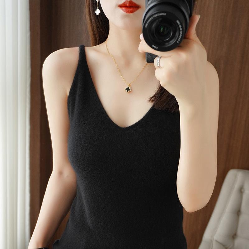 

Women s V-Neck Slim-Fit Wool Camisole - Autumn/Winter 2025 Collection XXL