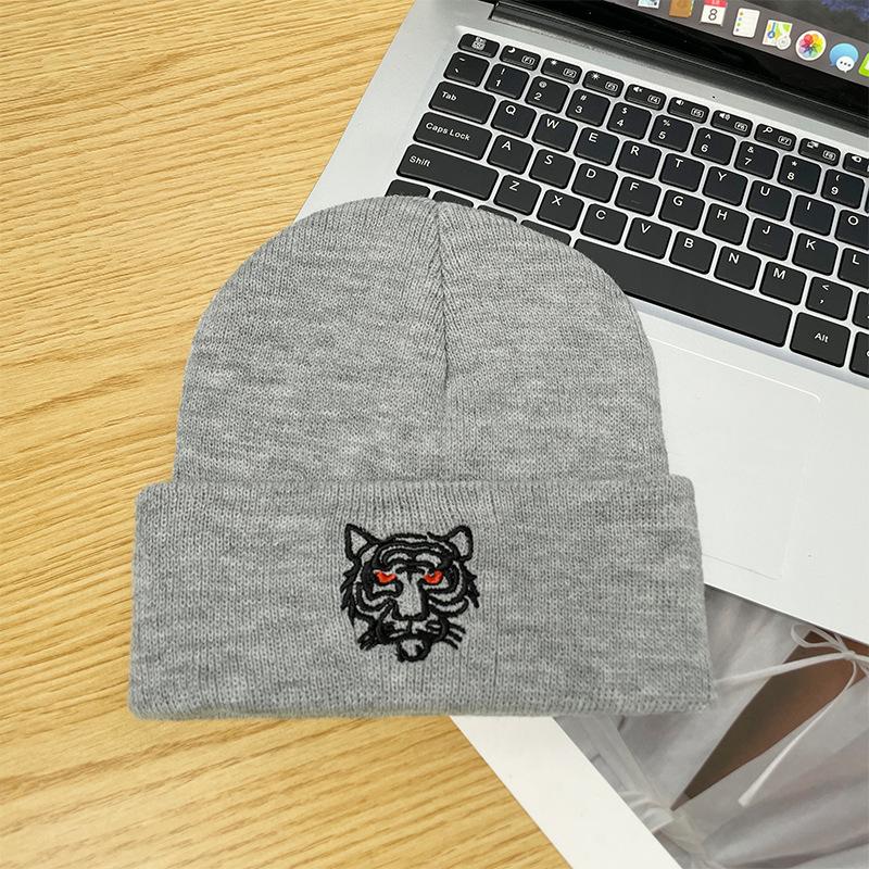 Embroidered butterfly knitted hat women's warm cold hat big head circumference ear protection pullover hat versatile bag head wool hat
