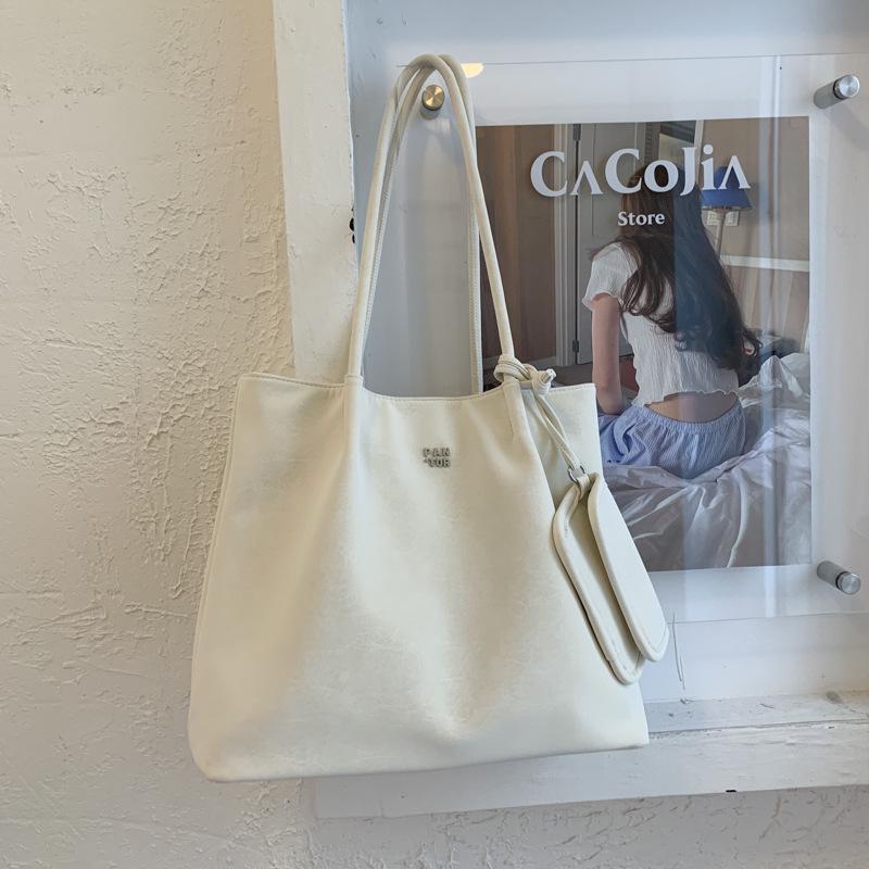 

High-Capacity Retro Underarm Tote for Women, 2025 Edition: Versatile College & Commuter Bag 33cm x 13cm x 27cm белый