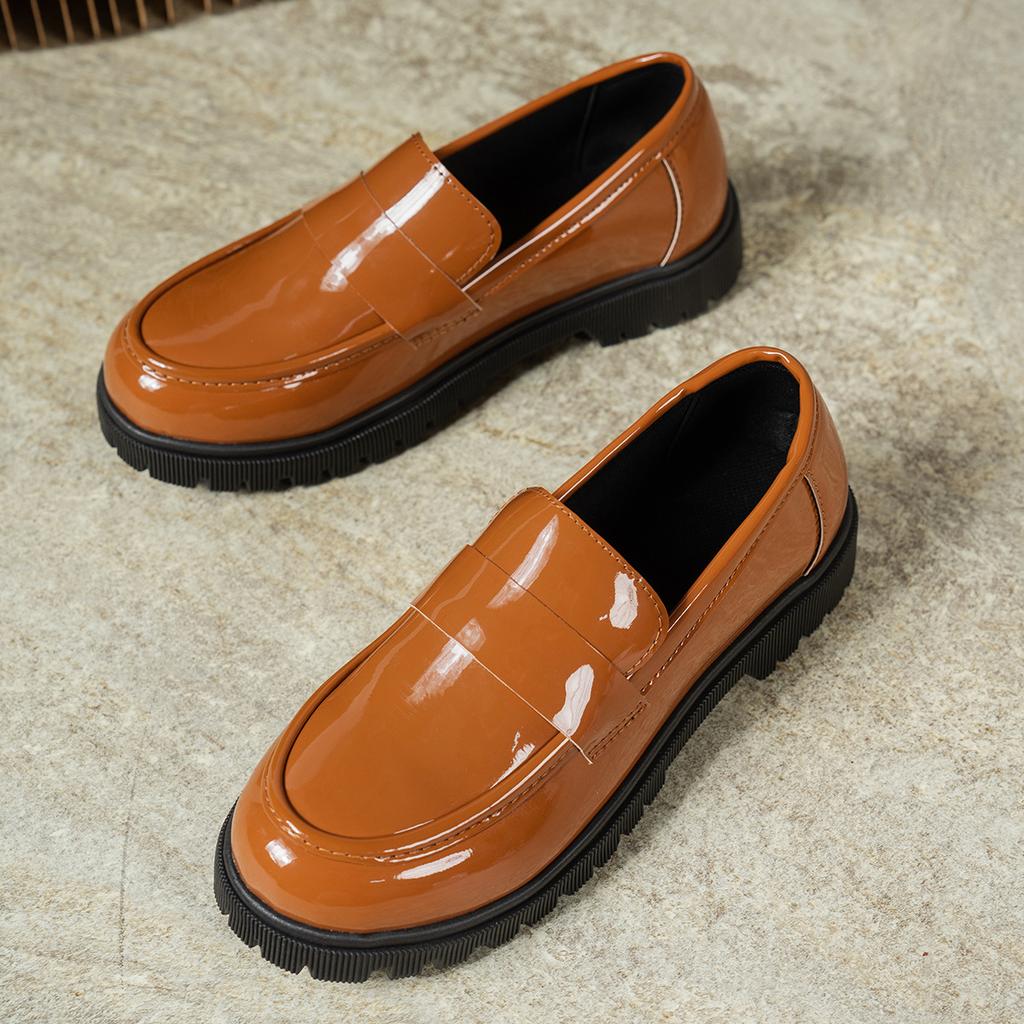 2026 New Woman Black Patent Leather Loafers Non-slip Platform Casual Shoes for Daily Wear