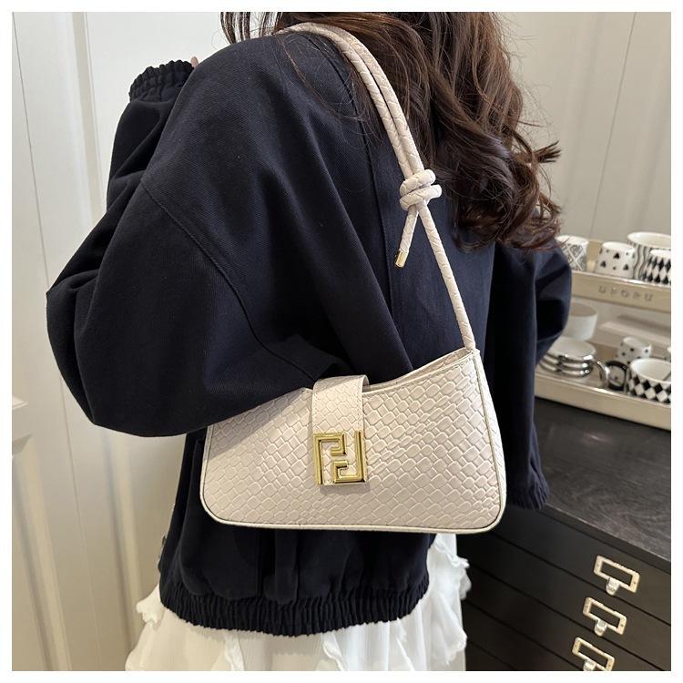 2025 Summer Bag New Shoulder Bag Fashion Trend Black Bag Niche Underarm Bag Fashion Chain Messenger Bag