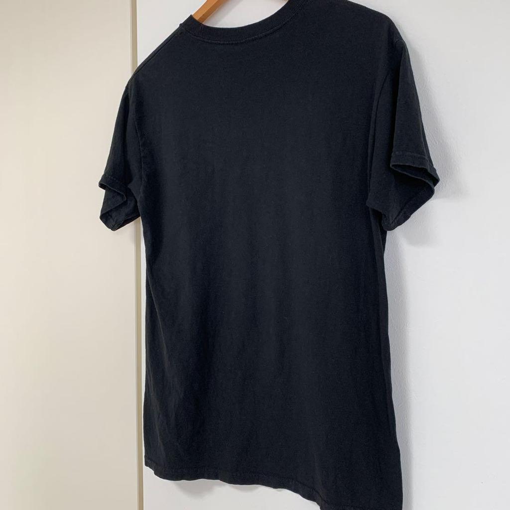 [USED] Naruto Shippuden Anime T-Shirt, Medium, Black, Uchiha Itachi, Akatsuki