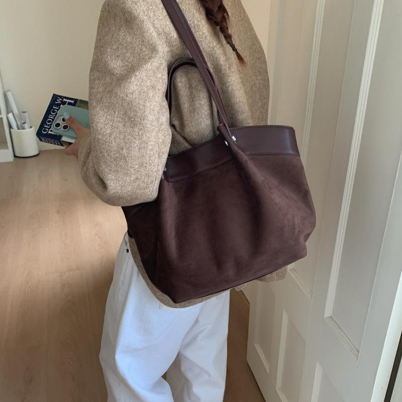 

Casual large-capacity suede bag women s autumn retro versatile shoulder bag commuter tote bag daily women s bag
