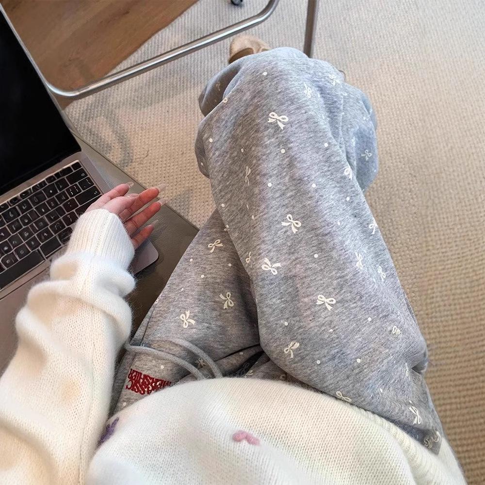 

Женские серые ретро спортивные штаны с широкими штанинами и бантом - уличный стиль, свободный крой для осени/зимы S