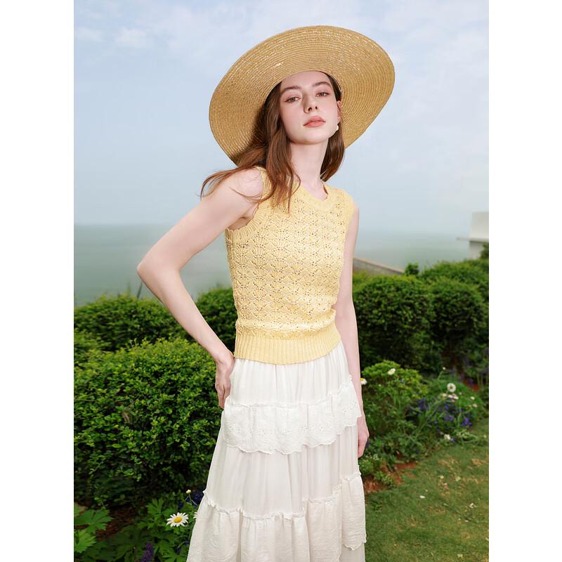 

Женский облегающий топ-майка с круглым вырезом и ажурной вязкой Санцай L