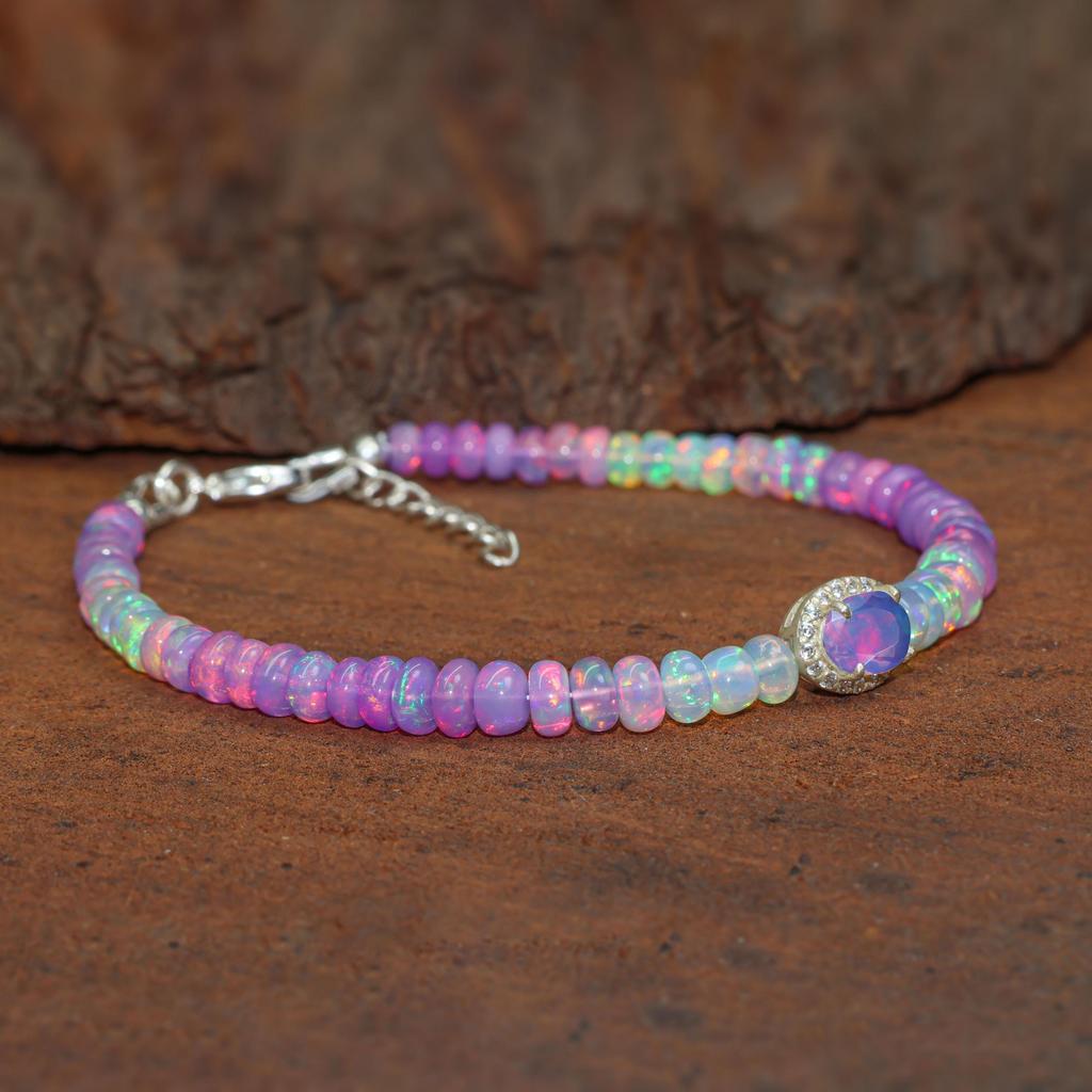 Bracciale con charm in perle di opale viola liscio, Bracciale dorato con charm ovale in opale viola, Braccialetto delicato, Pietra di nascita di ottobre, Regalo per la moglie