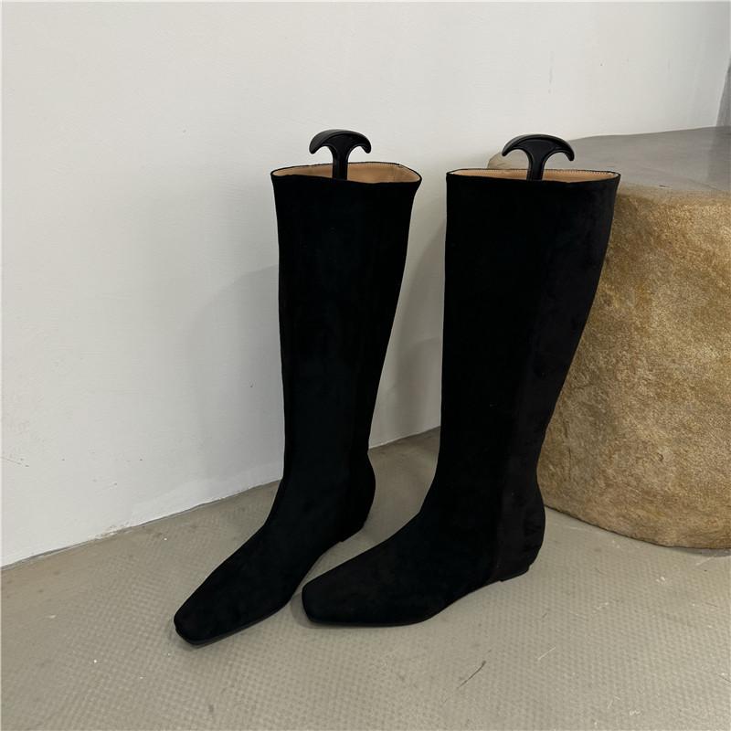 Botki na koturnie z zamszu z kwadratowym noskiem dla kobiet 2025 jesień i zima nowe modele ale kozaki do kolana wersja koreańska modne botki z cholewką dla w