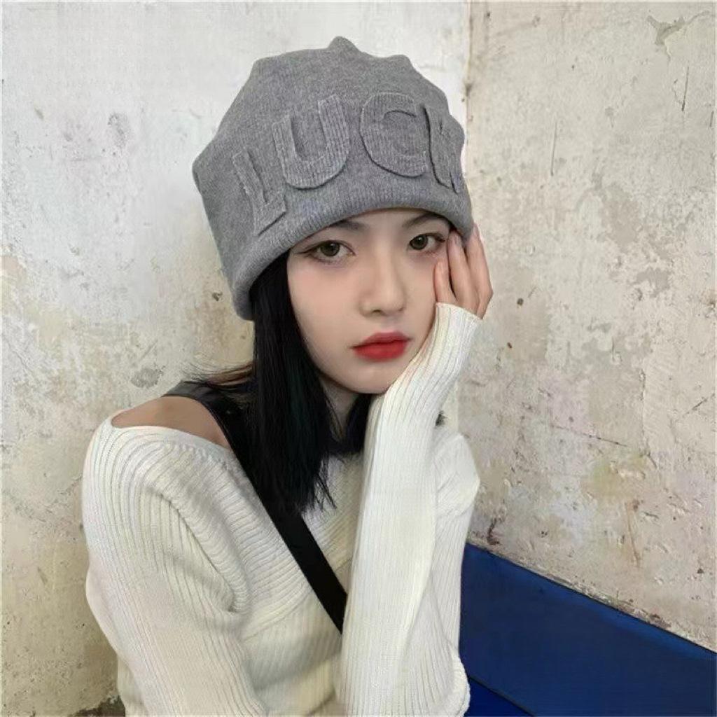 In Autumn and Winter, Women Pile Up Hats, LUCK Letters, Cold Hats, Japanese Style, Versatile, Pullover Hats, Show Off Face Size, and Cloth Covered Hat